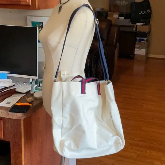 Tommy Hilfiger Blue/Red/Cream Canvas Tote, NWT - Picture 3 of 16